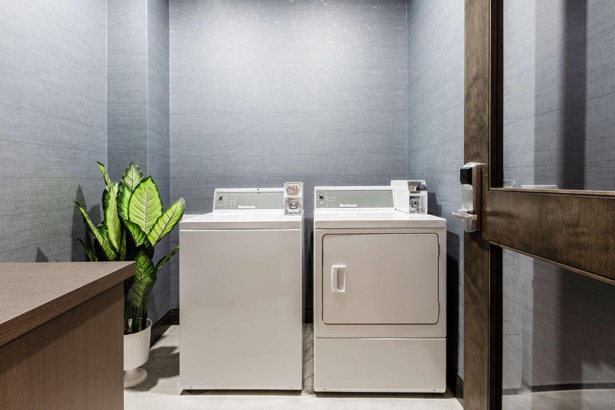 Hampton Inn & Suites By Hilton Quebec - Beauport Ngoại thất bức ảnh