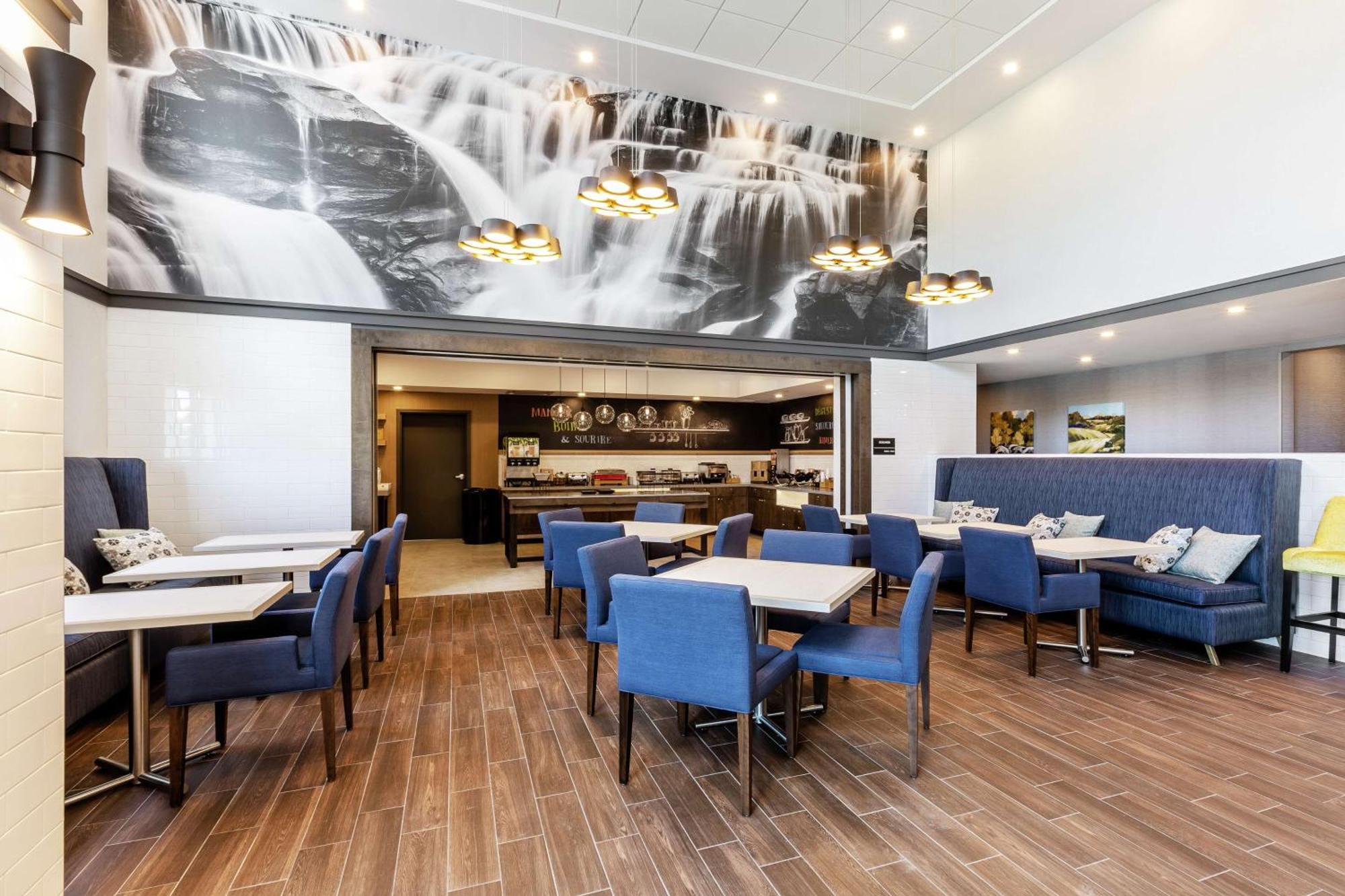 Hampton Inn & Suites By Hilton Quebec - Beauport Ngoại thất bức ảnh
